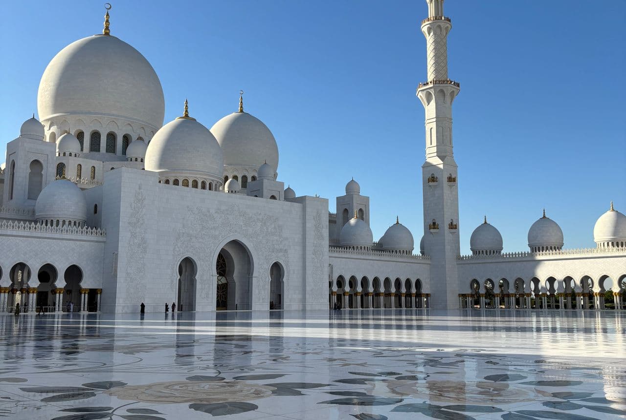 Visiting Dubai During Ramadan and Eid: A Tourist's Guide to Timings and Etiquette