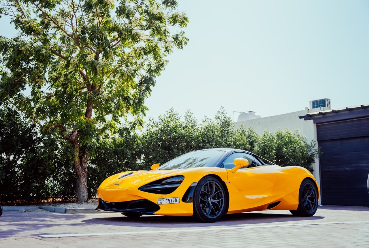 Rent a 2022 McLaren 720S in Dubai — Featherweight twin-turbo brilliance.